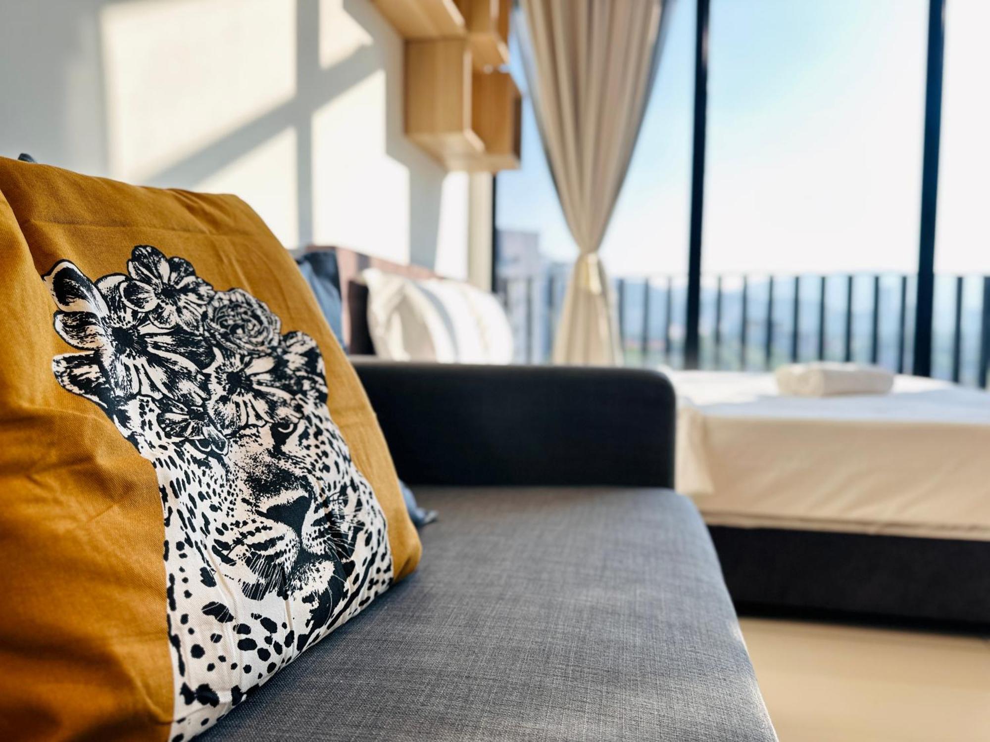 New Georgetown Instagramable 2Br Homestay For 10Pax 无敌美景两房民宿 Beacon Executive Suite エクステリア 写真