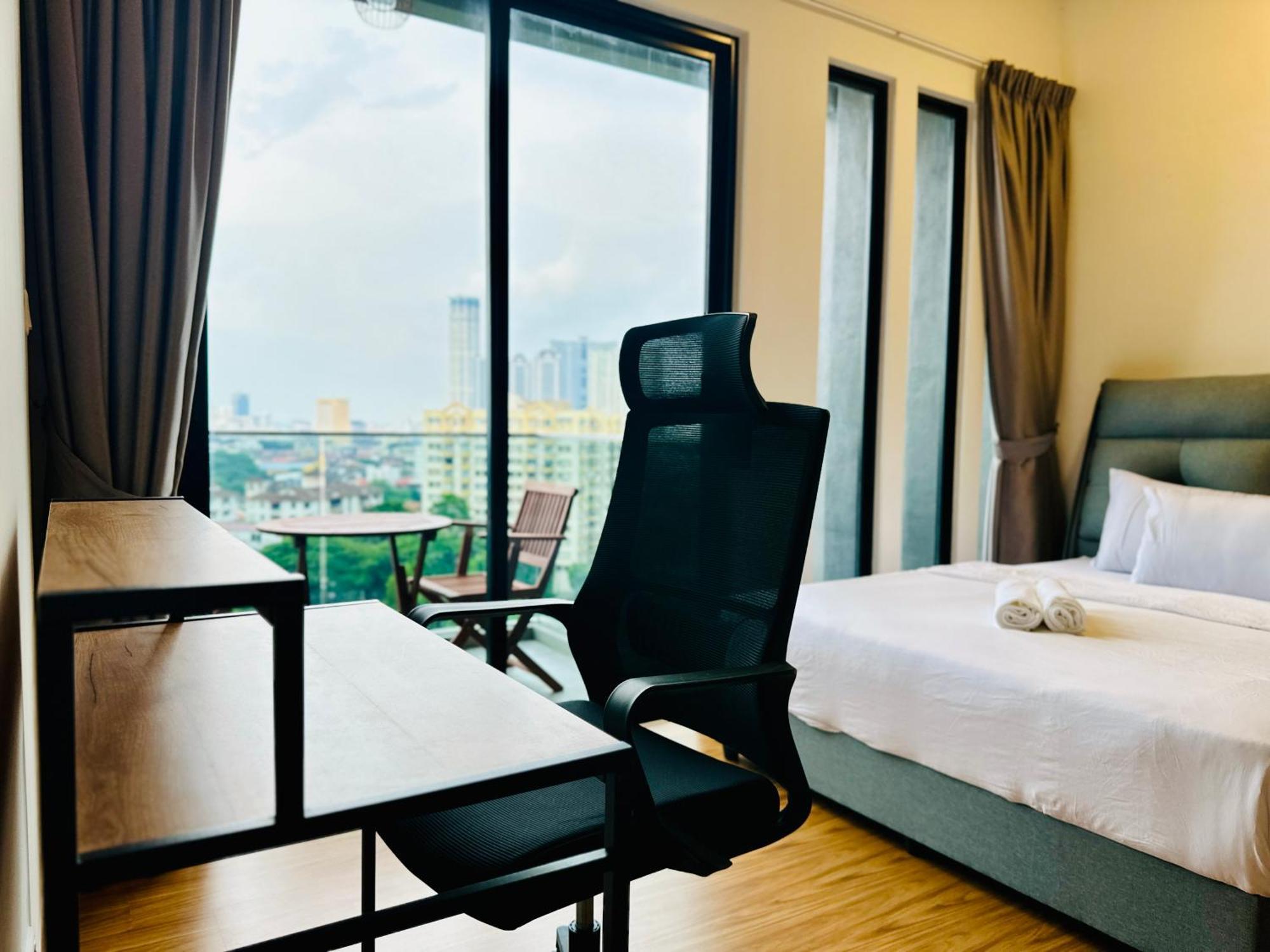 New Georgetown Instagramable 2Br Homestay For 10Pax 无敌美景两房民宿 Beacon Executive Suite エクステリア 写真