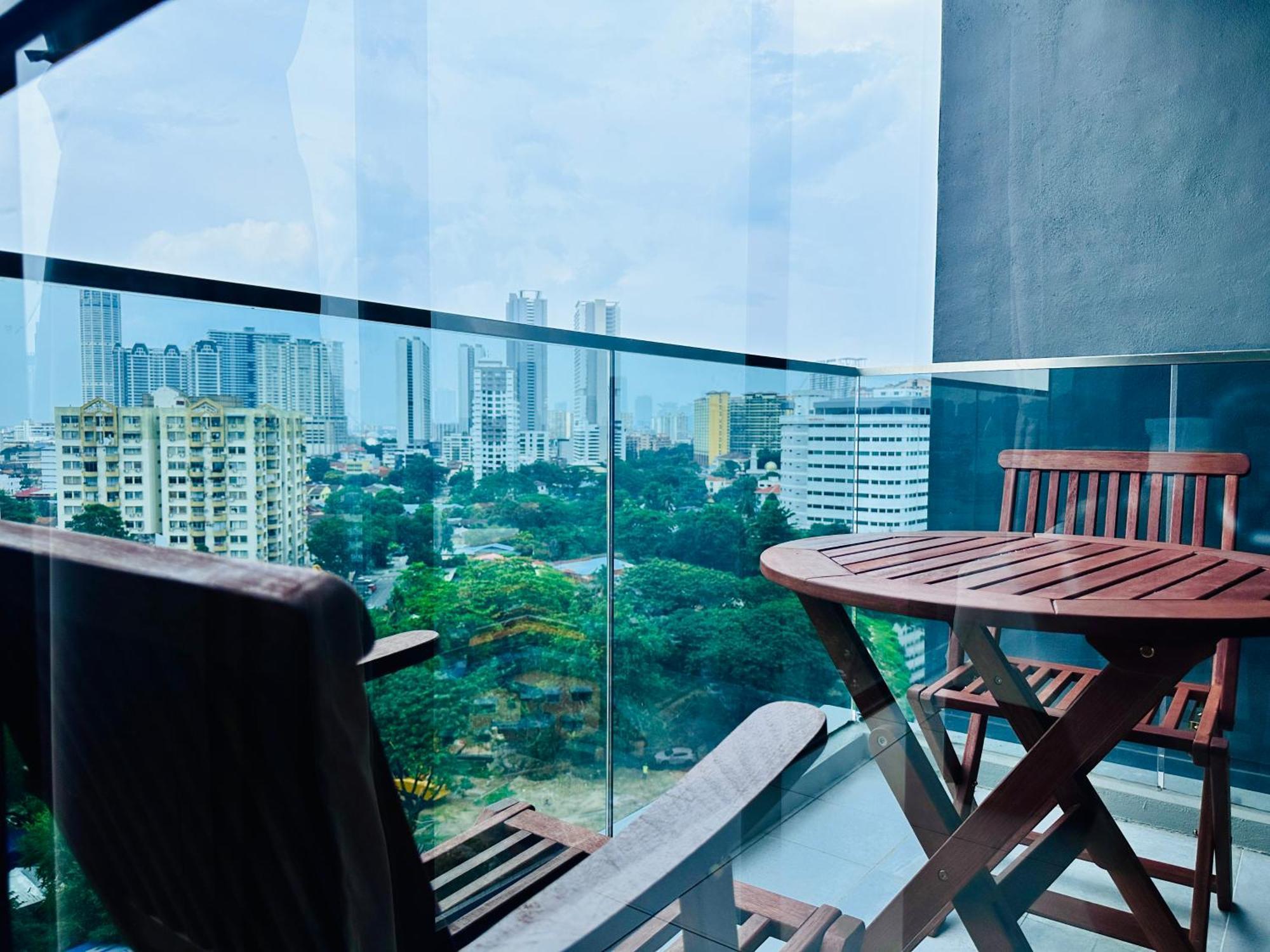 New Georgetown Instagramable 2Br Homestay For 10Pax 无敌美景两房民宿 Beacon Executive Suite エクステリア 写真